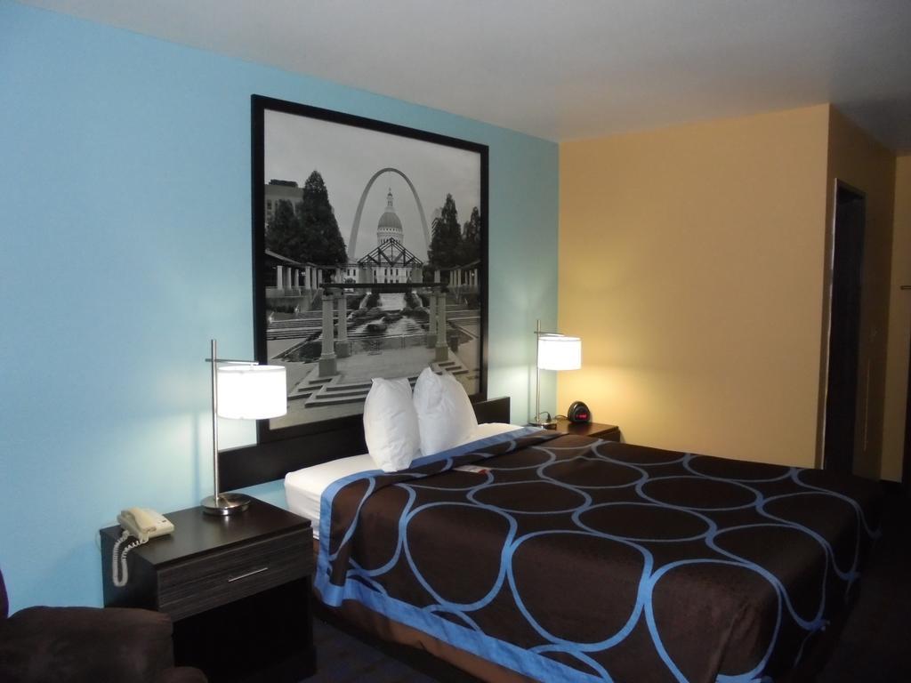 Super 8 By Wyndham Okawville Room photo